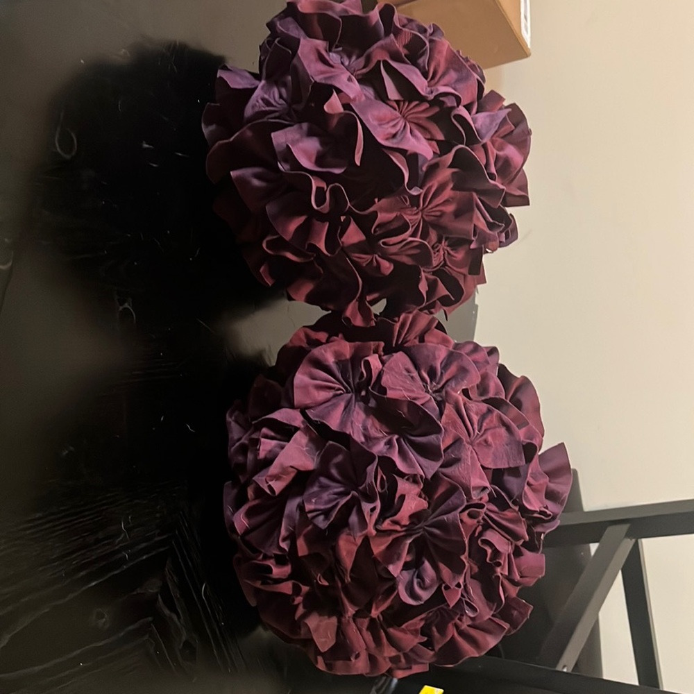 Cynthia Rowley round accent pillow used but in good condition